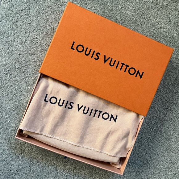 Louis Vuitton Vavin Chain Wallet Bag - Picture 8 of 12